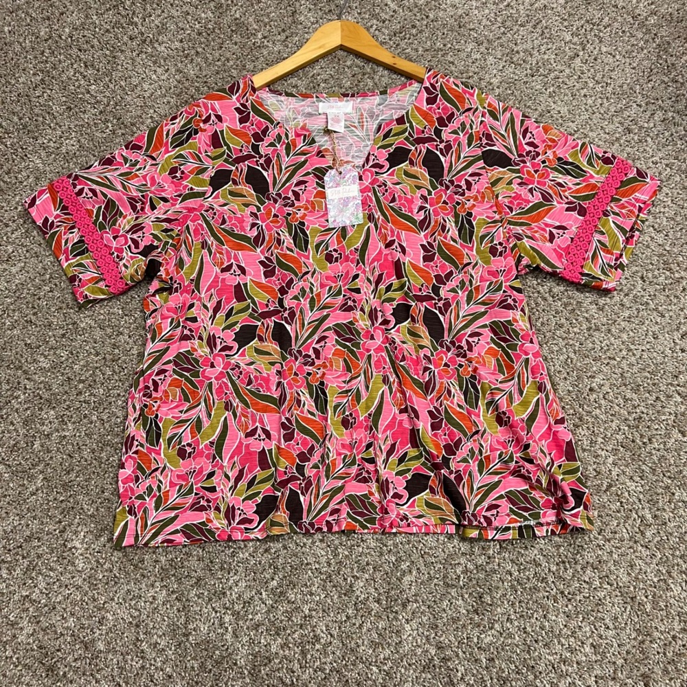 Stella Parker Collection Pink Floral V-Neck Top Crochet Trim 2X